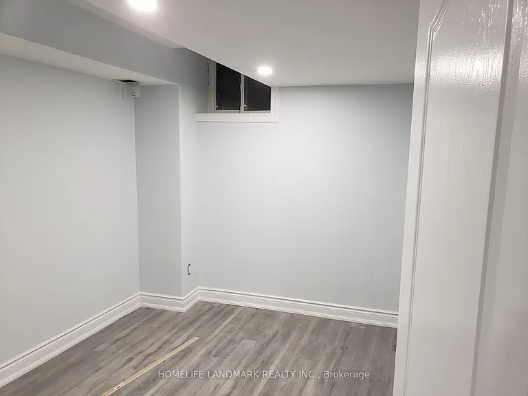24 Oranmore Cres — Photo 6
