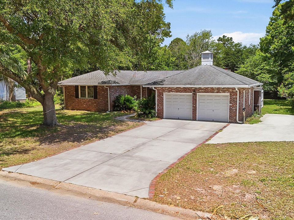 1st image of 686 Pelzer Dr