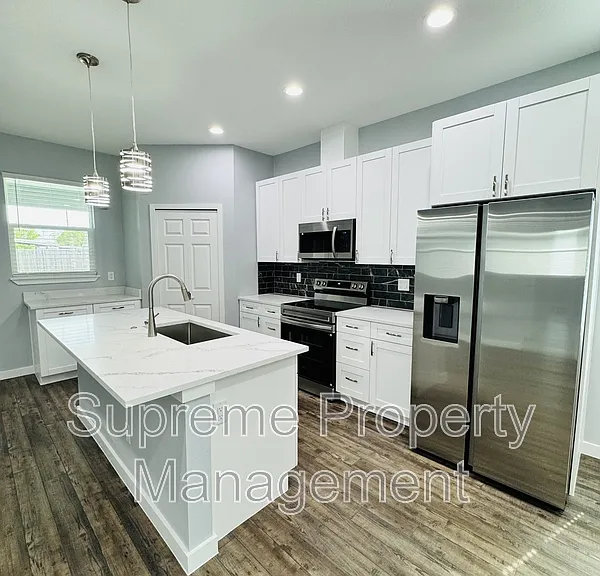 6073 Vermont Ave — Photo 3