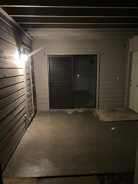 2 bed, 1000 sqft, $1,700 — Photo 2