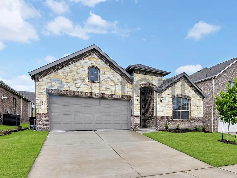 724 Demelza Dr — Photo 2