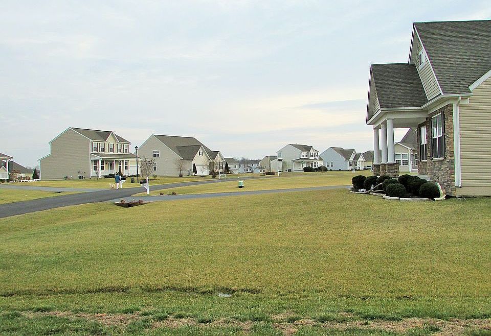 2nd image of 24898 Rivers Edge Rd