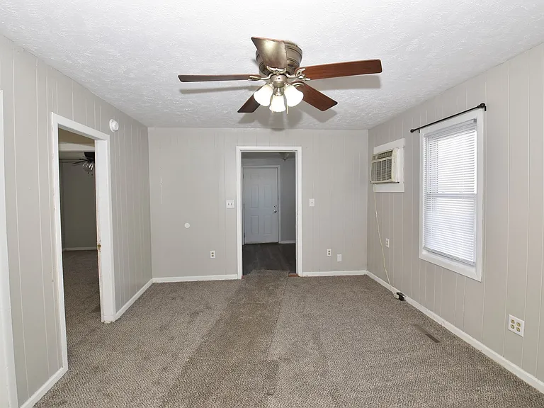 1918 N Byrkit Ave — Photo 6