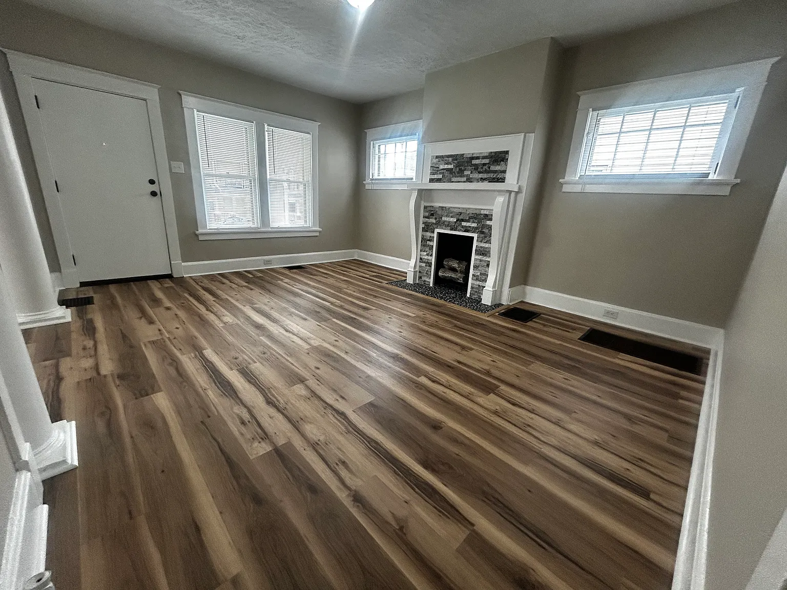 3 bed, 1501 sqft, $1,845 — Photo 2