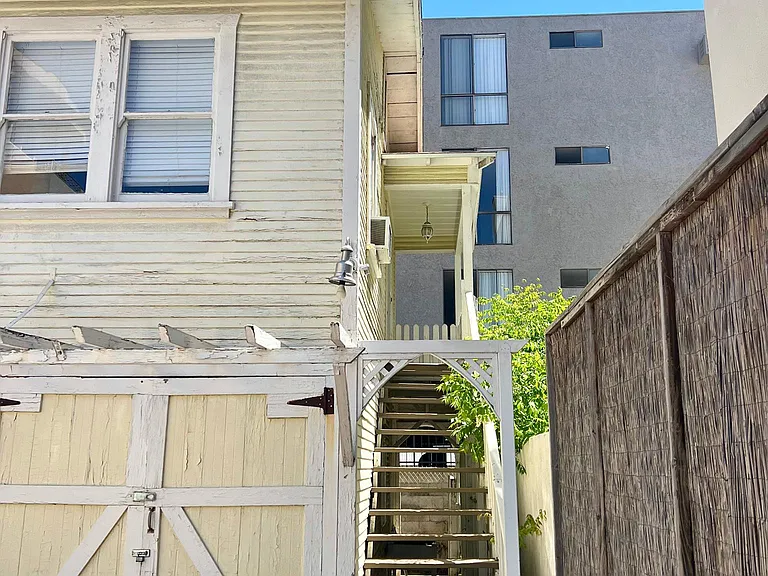 918 Palm Ave #A — Photo 3