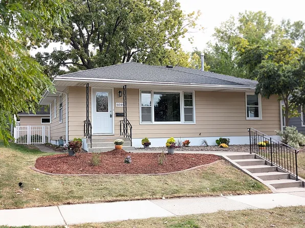 6049 Dupont Ave S, Minneapolis, MN 55419
