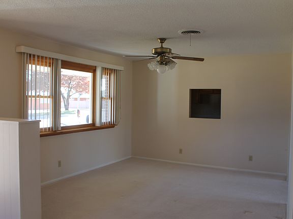 2nd image of 1207 N Chestnut St