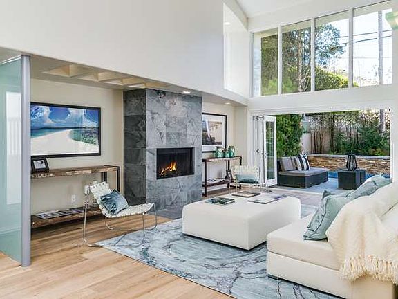 2nd image of 2311 Palm Ave