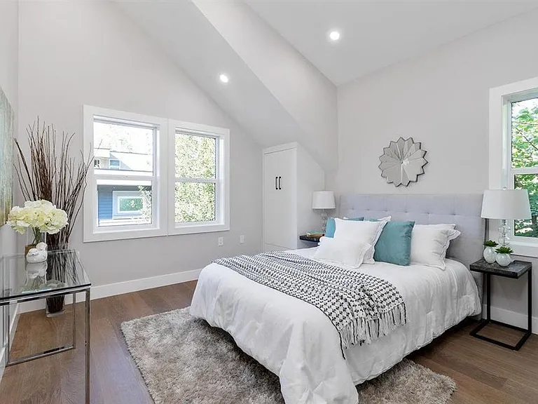1417 E 10th Ave — Photo 14