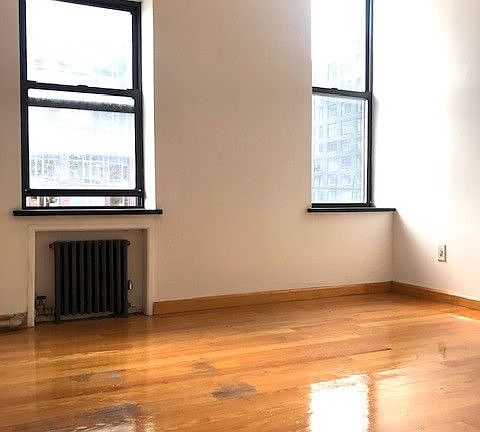 4th image of 120 E 1st St APT 12