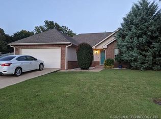 804 N Country Pl, Ada, OK 74820