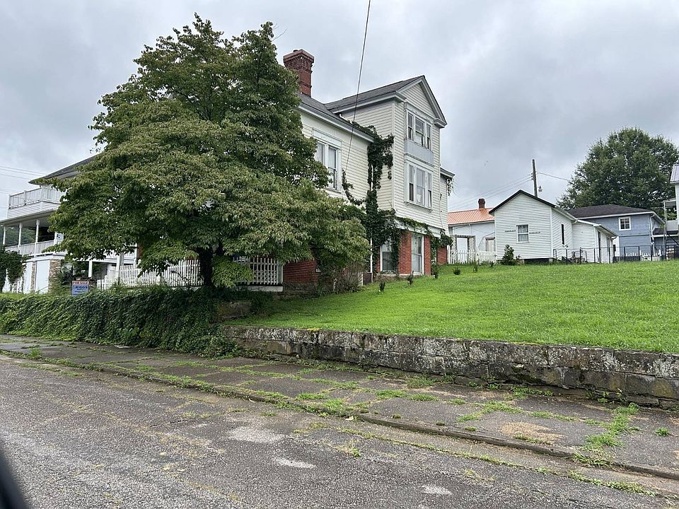 2nd image of 503 Riverside Dr