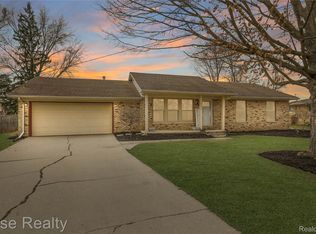 3436 Creekwood Dr, Saginaw, MI 48601