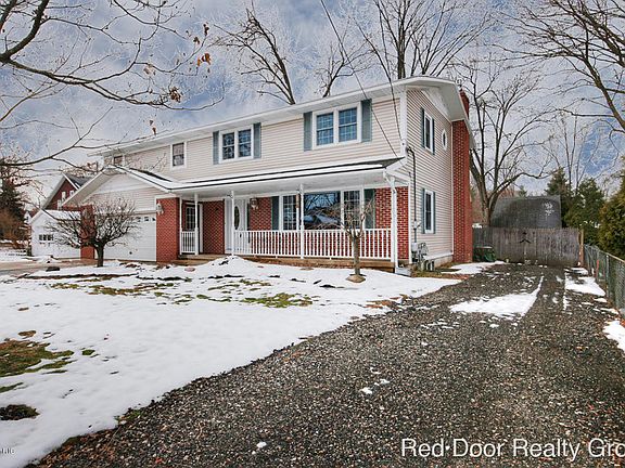 2nd image of 5165 Marlowe Dr SE