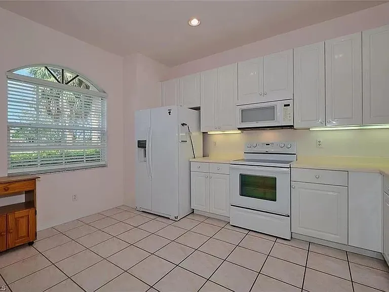 11330 Lakeland Cir — Photo 25