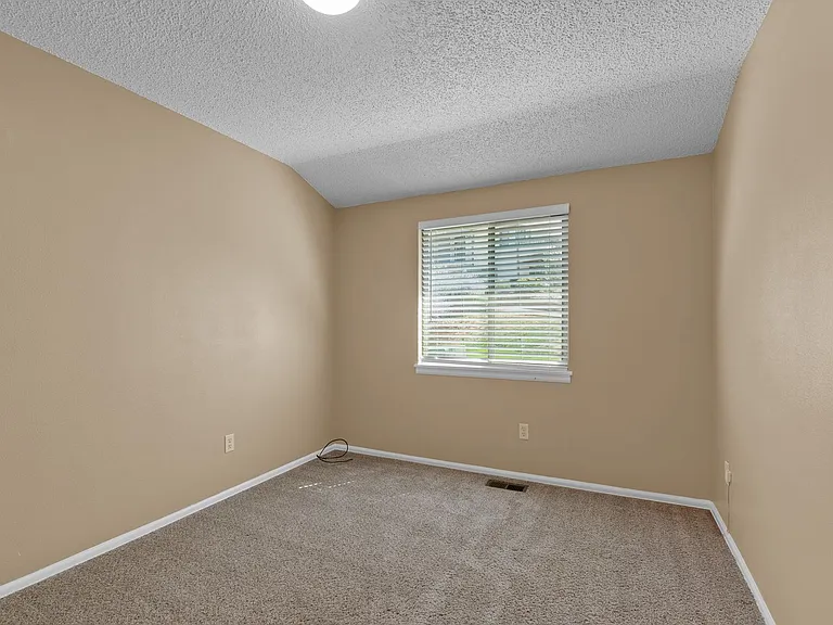 4618 Excalibur Ct — Photo 25