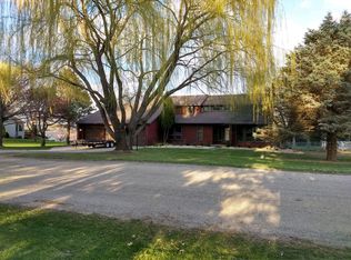 1726 Hillcrest Dr, Sterling, IL 61081