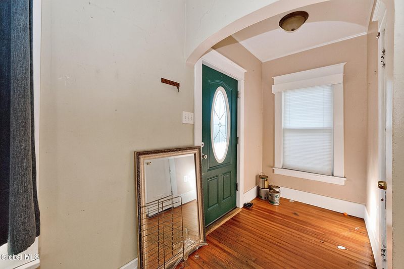 5th image of 209 Swan Street