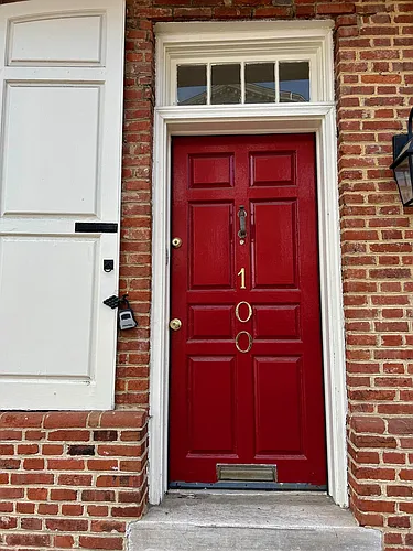 700 S Front St Photo 1