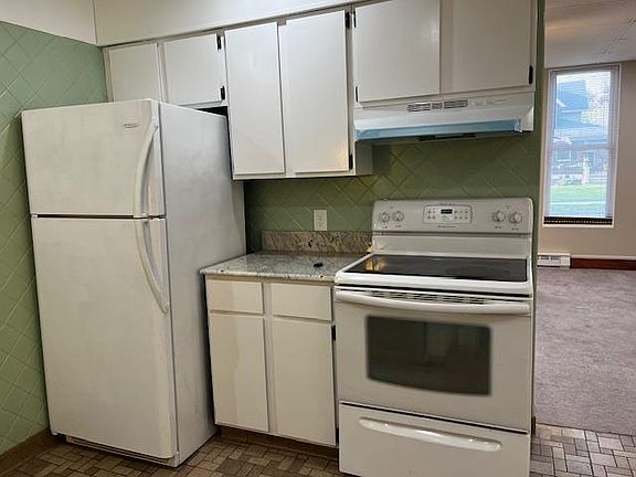 4th image of 54 East Ave #1