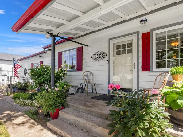 2152 E State St, Eagle, ID 83616