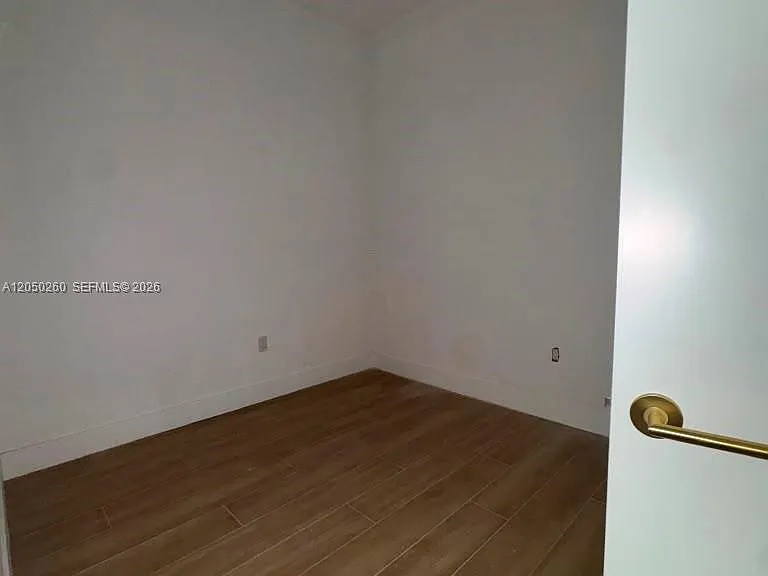 90 NE 32nd St #206 — Photo 7