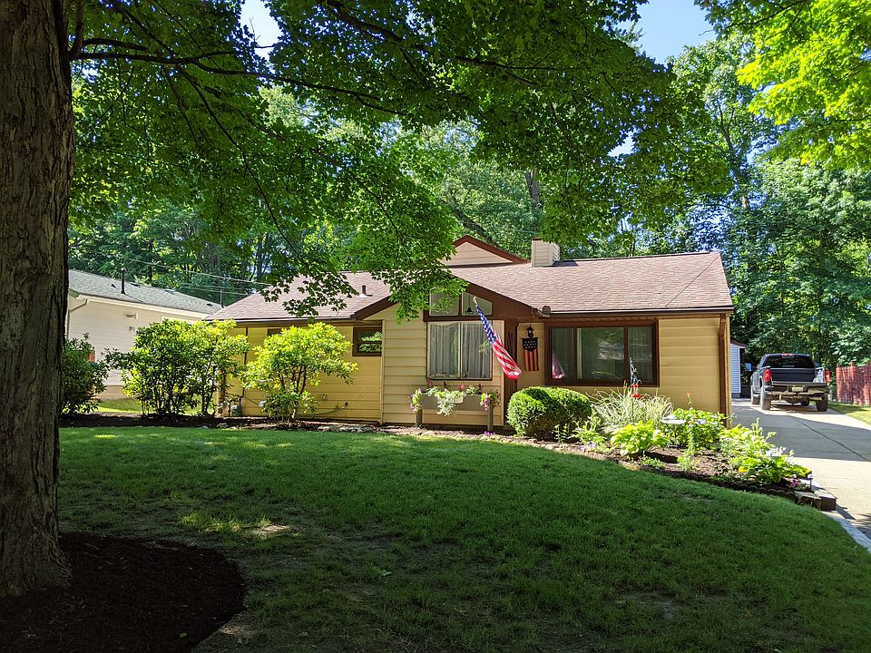 1st image of 202 Hazelwood Dr