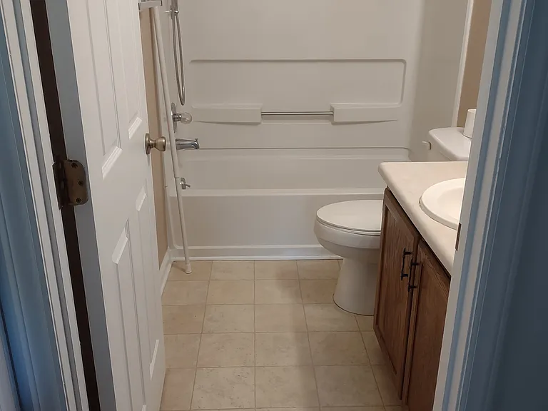 This photo has not been altered in any way: no edits or filters have been applied to try to deceive the viewer by having the room appear larger or brighter than it actually is.