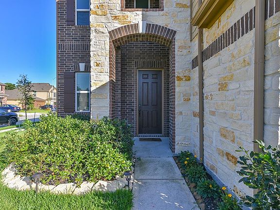 5th image of 4003 Fernglade Dr
