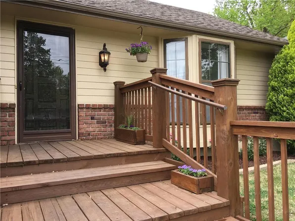 12730 Byars Rd, Grandview, MO 64030