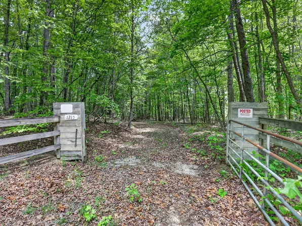 1215 Stagecoach Rd, Sewanee, TN 37375