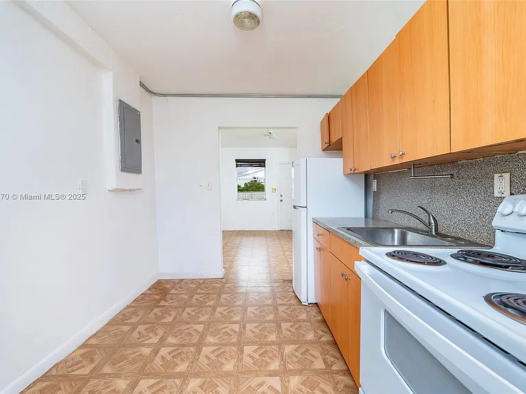 10015 SW 170th Ter #2 — Photo 7