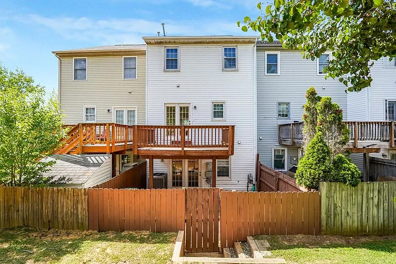 4 bed, 3.0 bath, 2184 sqft, $2,300 — Photo 4