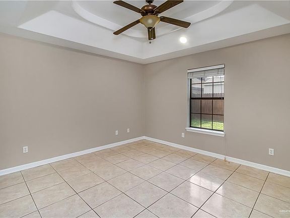 5th image of 520 E Feather Ave