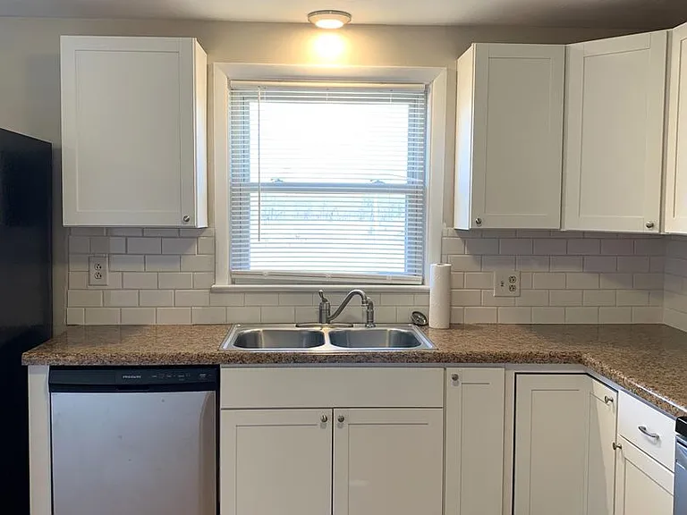 4136 Lincoln Way E — Photo 11