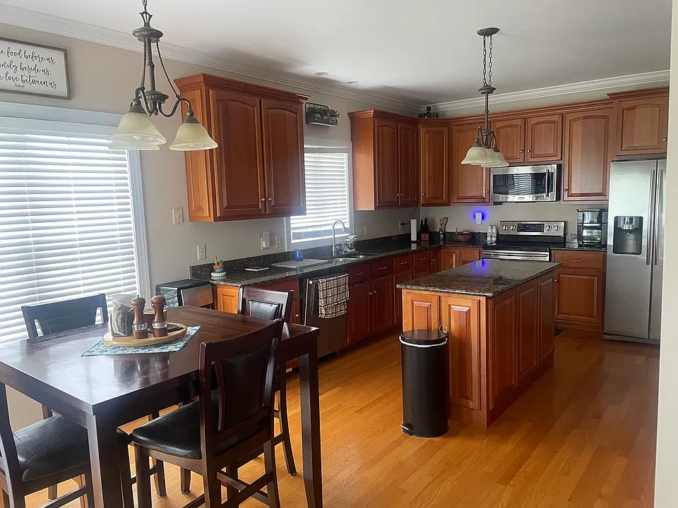 1194 Deats Dr #1