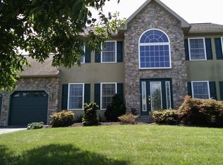 359 Buckhead Ln, Douglassville, PA 19518