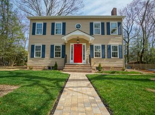 45 Dana Pl, Closter, NJ 07624