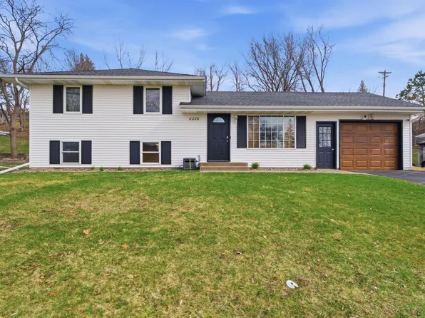 8226 Hillside Trl S, Cottage Grove, MN 55016