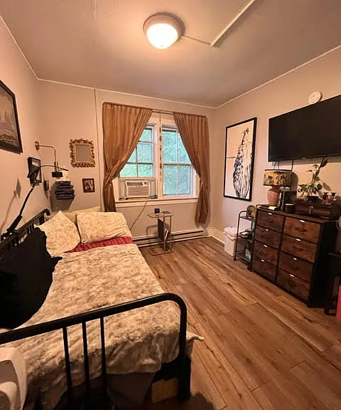 31 Eaton St #2 — Photo 5