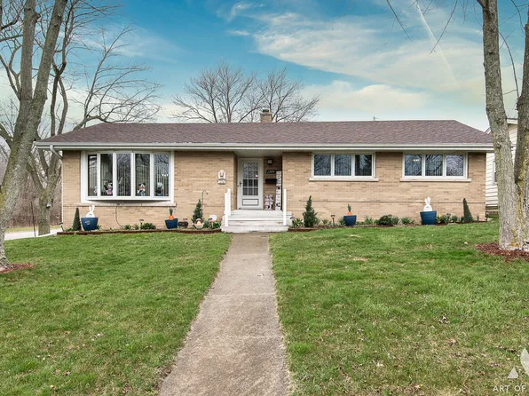 1395 Jerome St, Bradley, IL 60915