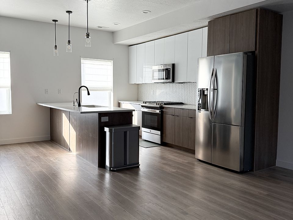 1st image of 620 N Orchard Dr #10