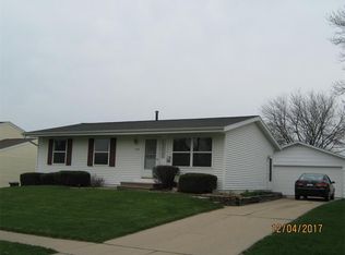 6118 1st Ave NW, Cedar Rapids, IA 52405