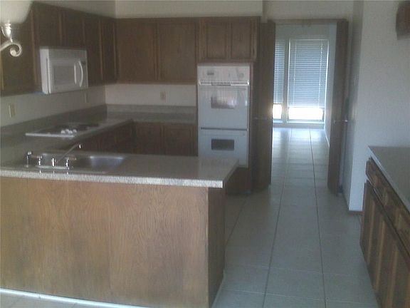 4th image of 742 Hummingbird Cir