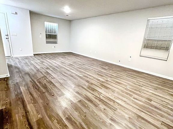 5th image of 4205 Park Ave