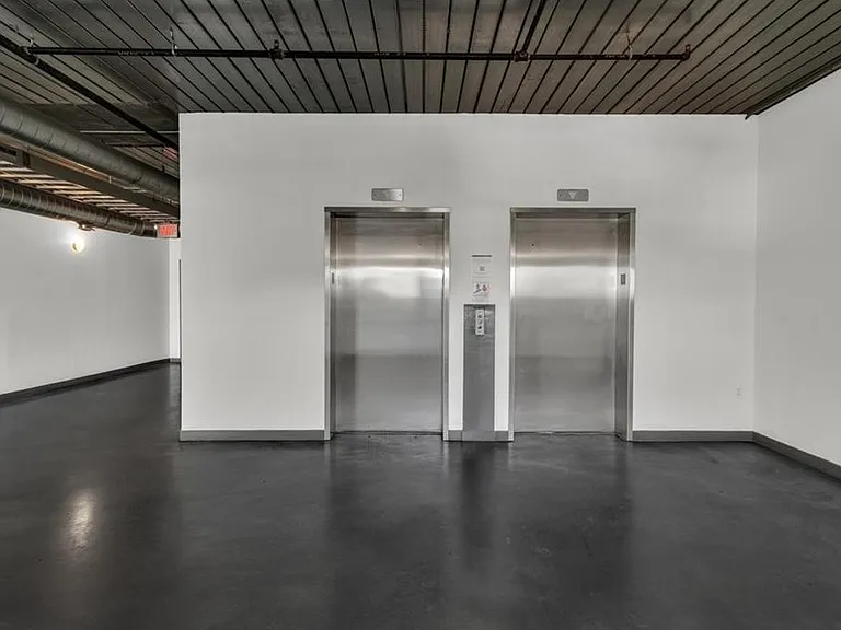 Located on 5th floor with eazy access to designated parking to the floor in the covered parking spot