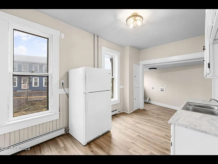 148 Bloom St — Photo 5