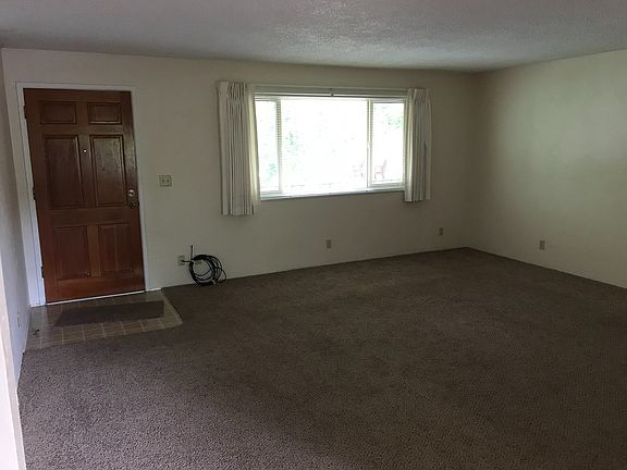 3rd image of 300 E 6th Ave APT 15
