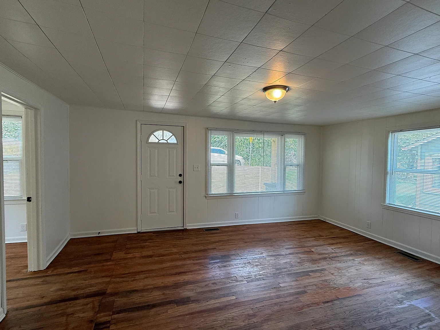 2 bed, 850 sqft, $1,025 — Photo 3