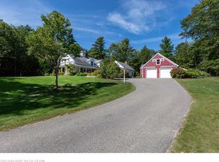 8 Mayflower Dr, Cumberland, ME 04021